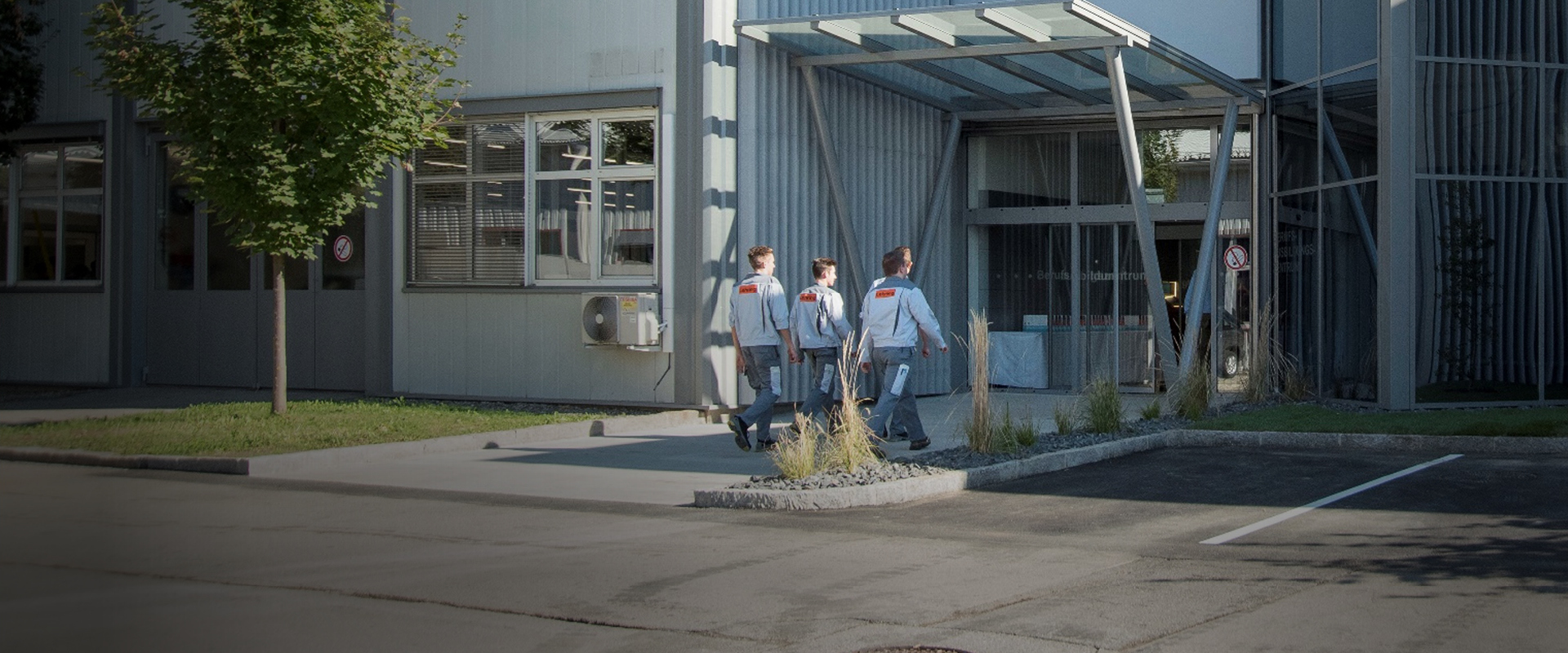 MAGNA25002-30-Tag-der-offenen-Tur-BAZ-Header-1920x800-2B